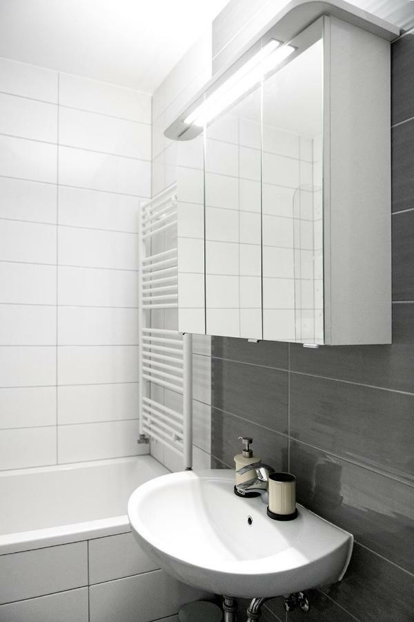 Sauna - Flexible Selfcheckins 6 - Zagreb - Garage - Electric Vehicle Ccharger - Loggia - New - Luxury - Apartments Repinc 6 Buitenkant foto