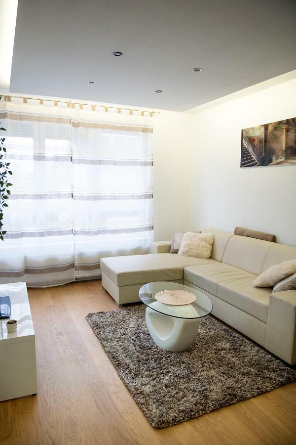 Sauna - Flexible Selfcheckins 6 - Zagreb - Garage - Electric Vehicle Ccharger - Loggia - New - Luxury - Apartments Repinc 6 Buitenkant foto