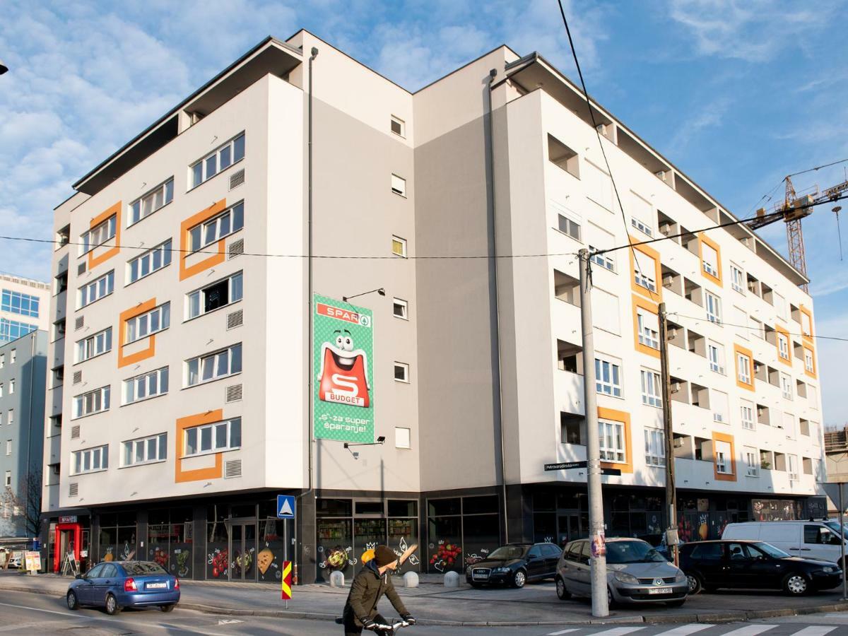 Sauna - Flexible Selfcheckins 6 - Zagreb - Garage - Electric Vehicle Ccharger - Loggia - New - Luxury - Apartments Repinc 6 Buitenkant foto